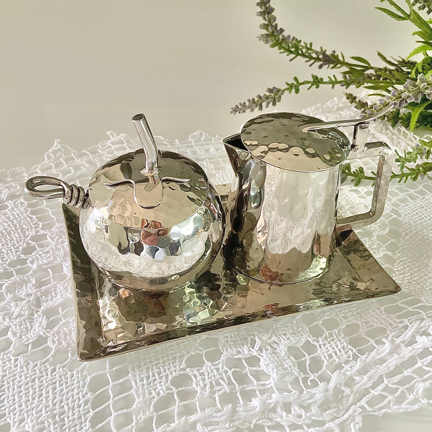 Achachairú Hammered Sugar & Cream Set with Tray