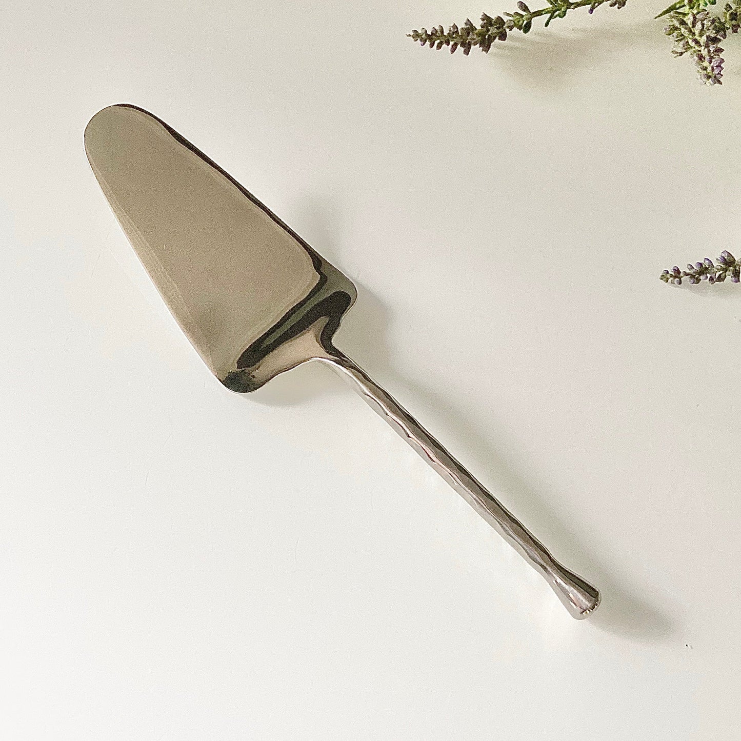 Moon River Hammered Cake Server, 23cm